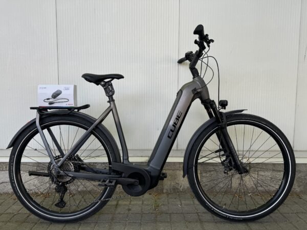ЕЛЕКТРИЧЕСКИ ВЕЛОСИПЕД CUBE KATHMANDU HYBRID SLT 750 2022 58 СМ (L) SHIMANO DEORE XT С АКТУАЛИЗИРАНА BOSCH PURION 200 SMART СИСТЕМА НА 2900 КМ И 12 ЦИКЪЛА НА БАТЕРИЯТА - Image 2